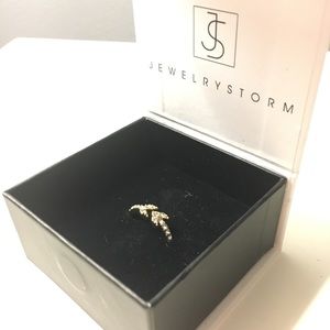 Jewelry Storm Endless Arrow Ring